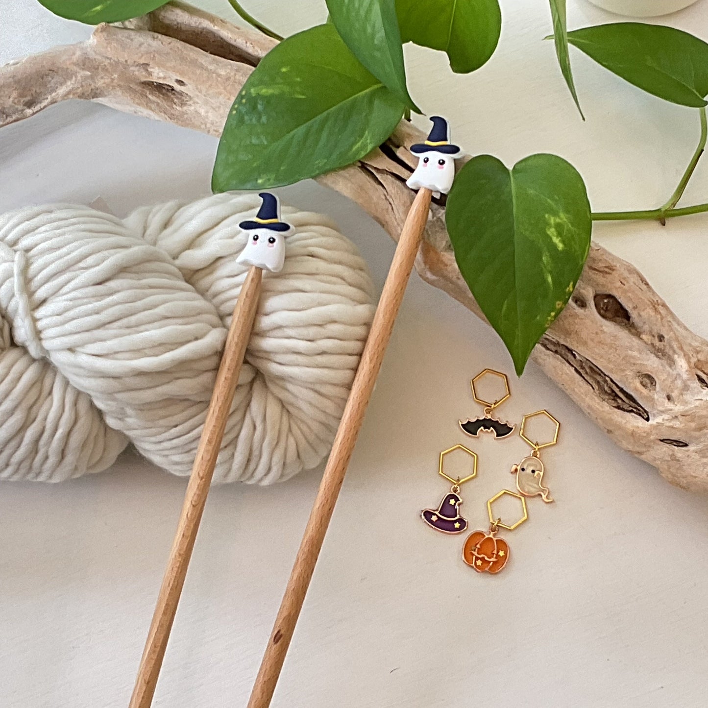 Knitting Stitch Stoppers, cute Ghost with Witch Hat HALLOWEEN Set of 2 knitting needle point protectors/ Knit tools Autumn +Fun Knit