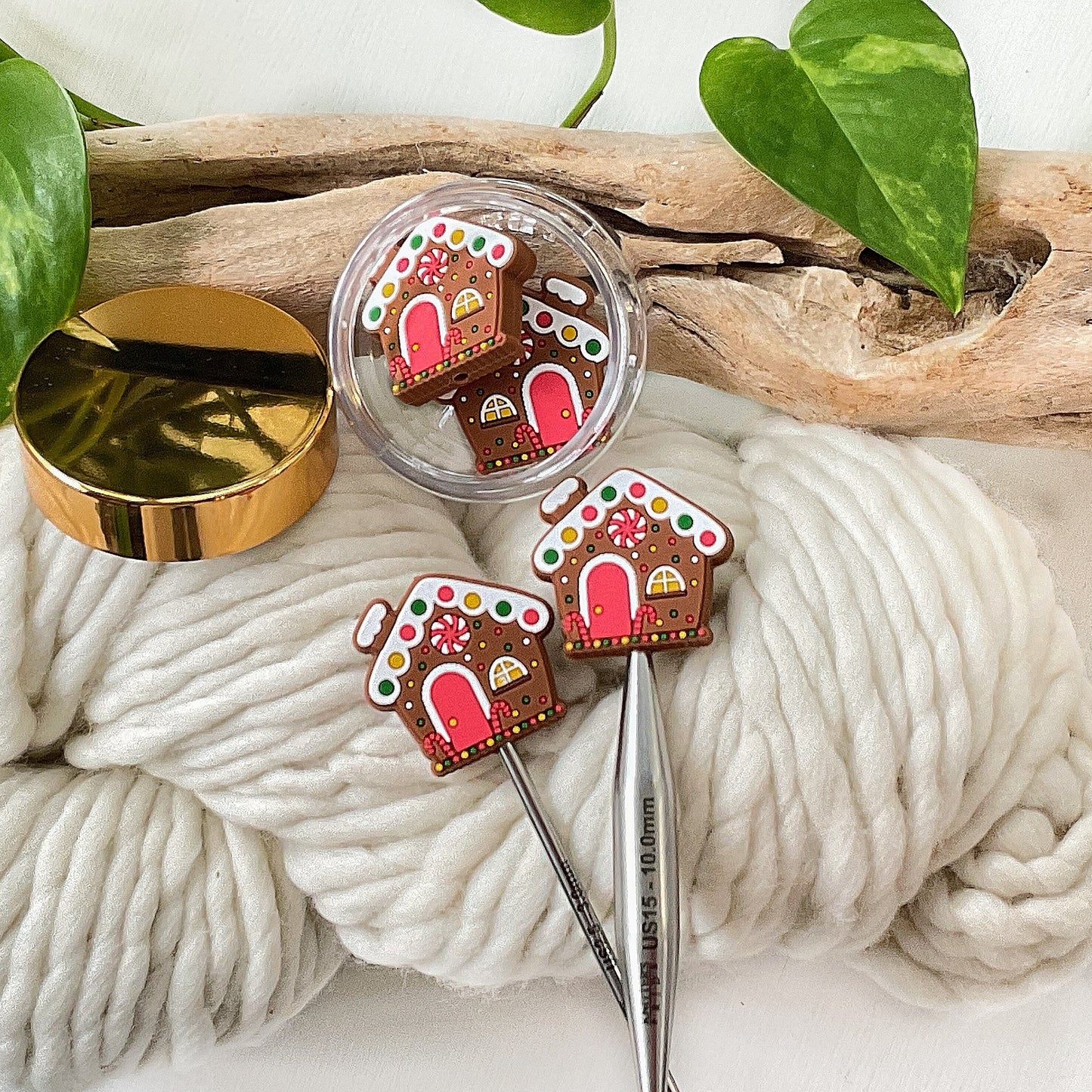 Knitting Stitch Stoppers, CHRISTMAS GINGERBREAD HOUSE, Set of 2 knitting needle point protectors/ Knit tools Holiday, X-mas + Fun Knits