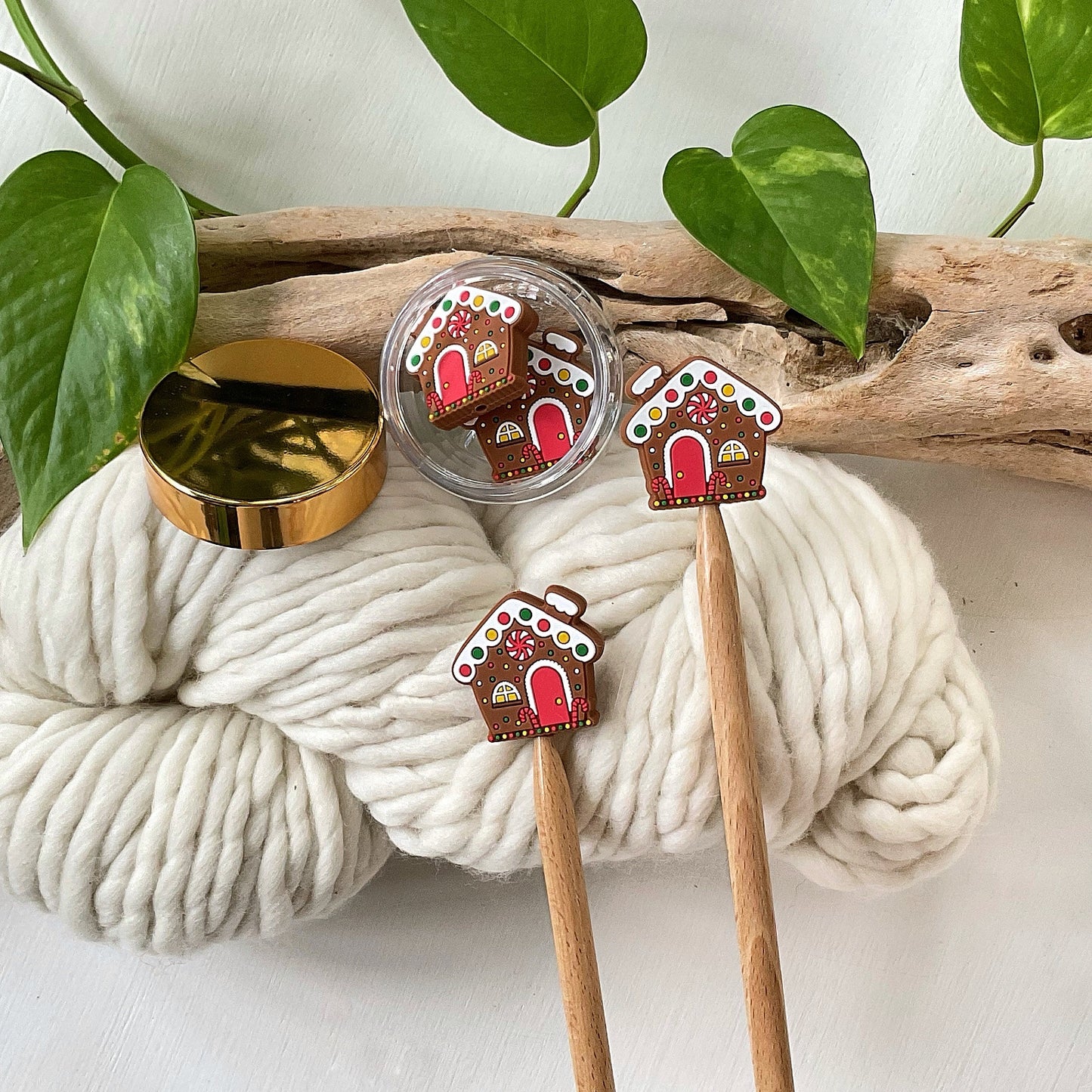 Knitting Stitch Stoppers, CHRISTMAS GINGERBREAD HOUSE, Set of 2 knitting needle point protectors/ Knit tools Holiday, X-mas + Fun Knits