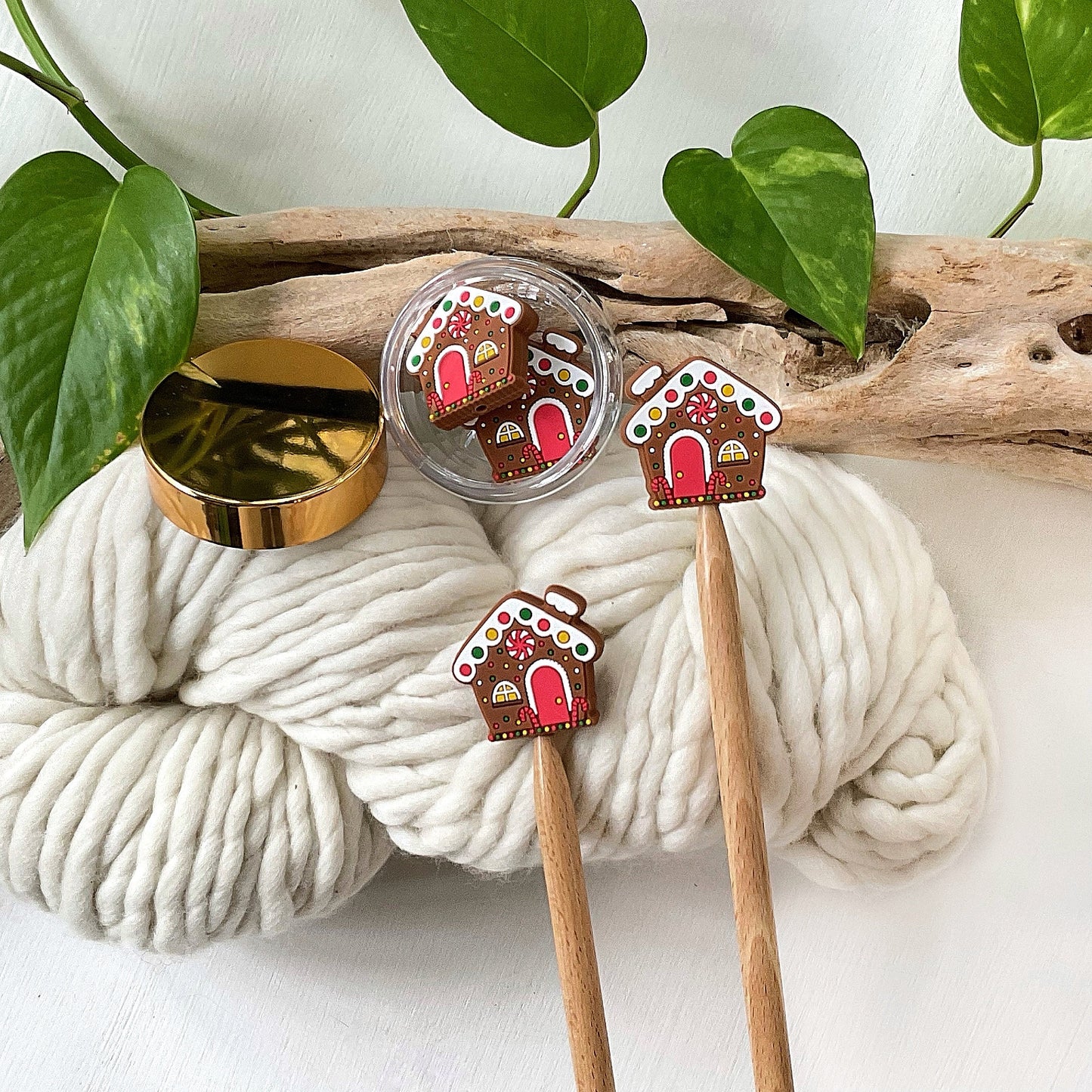 Knitting Stitch Stoppers, CHRISTMAS GINGERBREAD HOUSE, Set of 2 knitting needle point protectors/ Knit tools Holiday, X-mas + Fun Knits