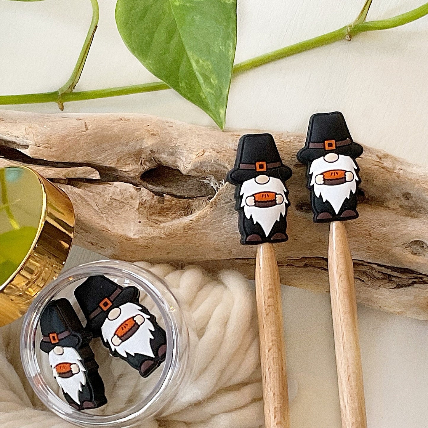 Knitting Stitch Stoppers, PILGRIM GNOME with Pumpkin PIE, Thanksgiving, Holiday Season, Winter Set of 2 knitting needle point protectors