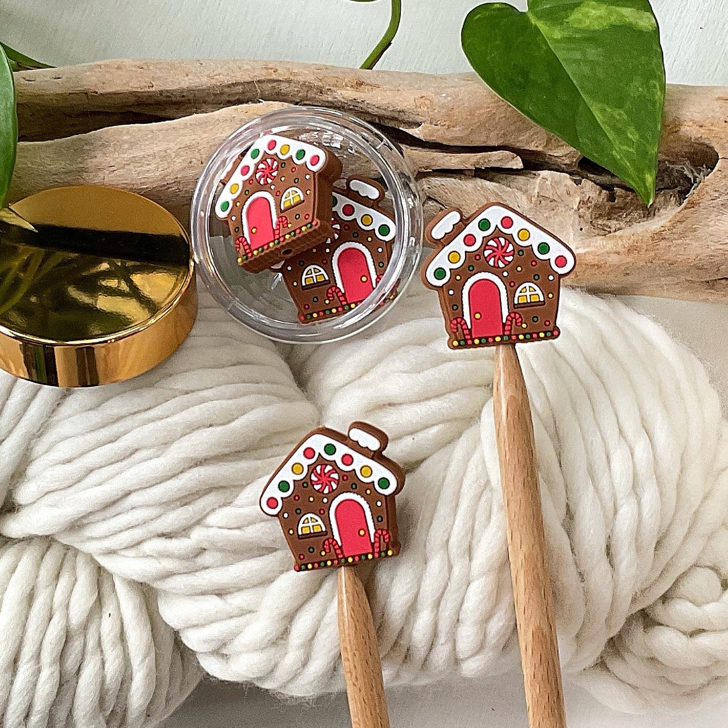 Knitting Stitch Stoppers, CHRISTMAS GINGERBREAD HOUSE, Set of 2 knitting needle point protectors/ Knit tools Holiday, X-mas + Fun Knits