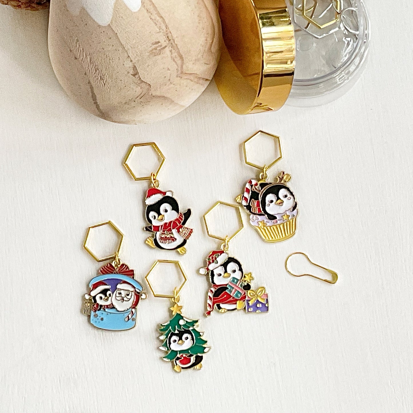 WINTER PENGUINS Set of 5 KNIT /crochet stitch markers + storage jar, Christmas Winter stitch markers,Penguin + Santa, Tree, Gifts + pear pin