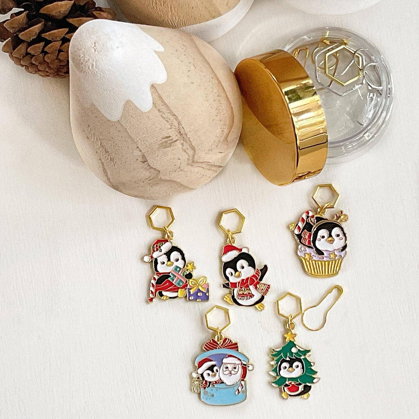 WINTER PENGUINS Set of 5 KNIT /crochet stitch markers + storage jar, Christmas Winter stitch markers,Penguin + Santa, Tree, Gifts + pear pin
