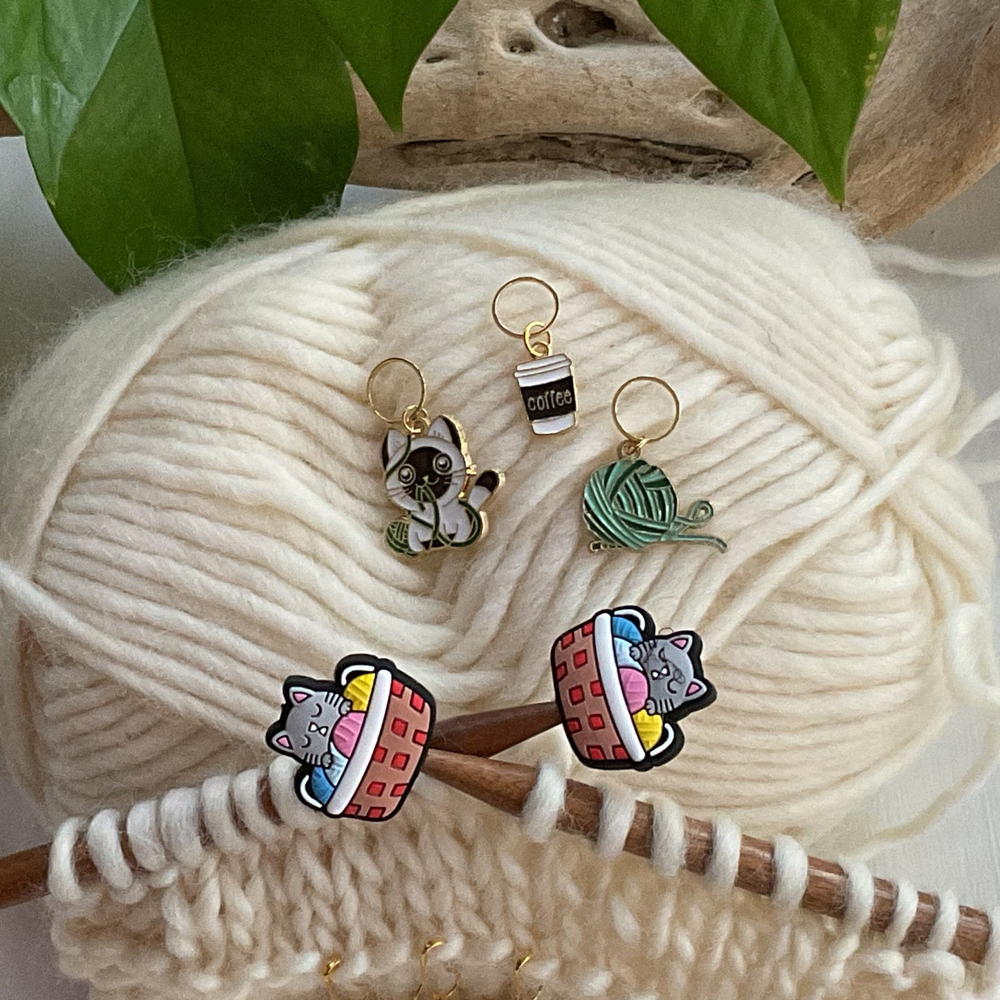 STITCH STOPPERS + MARKERS Set, set of 4 fixed and removable markers + set of 2 Cat in a yarn basket stoppers + storage jar, Knit & Crochet