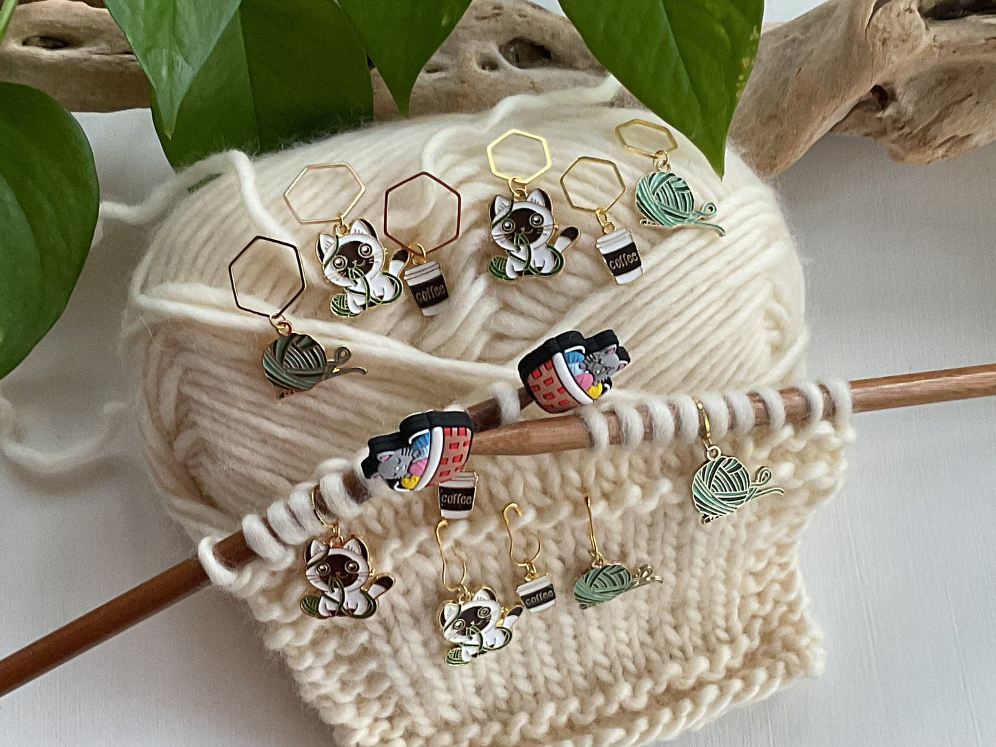 STITCH STOPPERS + MARKERS Set, set of 4 fixed and removable markers + set of 2 Cat in a yarn basket stoppers + storage jar, Knit & Crochet