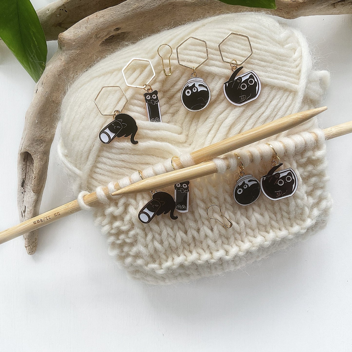 Set of 4 stitch markers, KNIT or CROCHET funny black CAT enamel markers + storage jar + lid, row markers, fun cat antics progress keepers