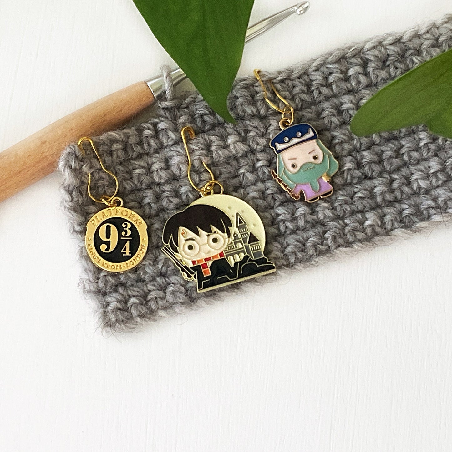 WIZARD STUDENT, PROFESSOR D + Platform 9 3/4 set of 3 Knit + Crochet markers + storage jar w/ lid + 1 additional free surprise stitch marker