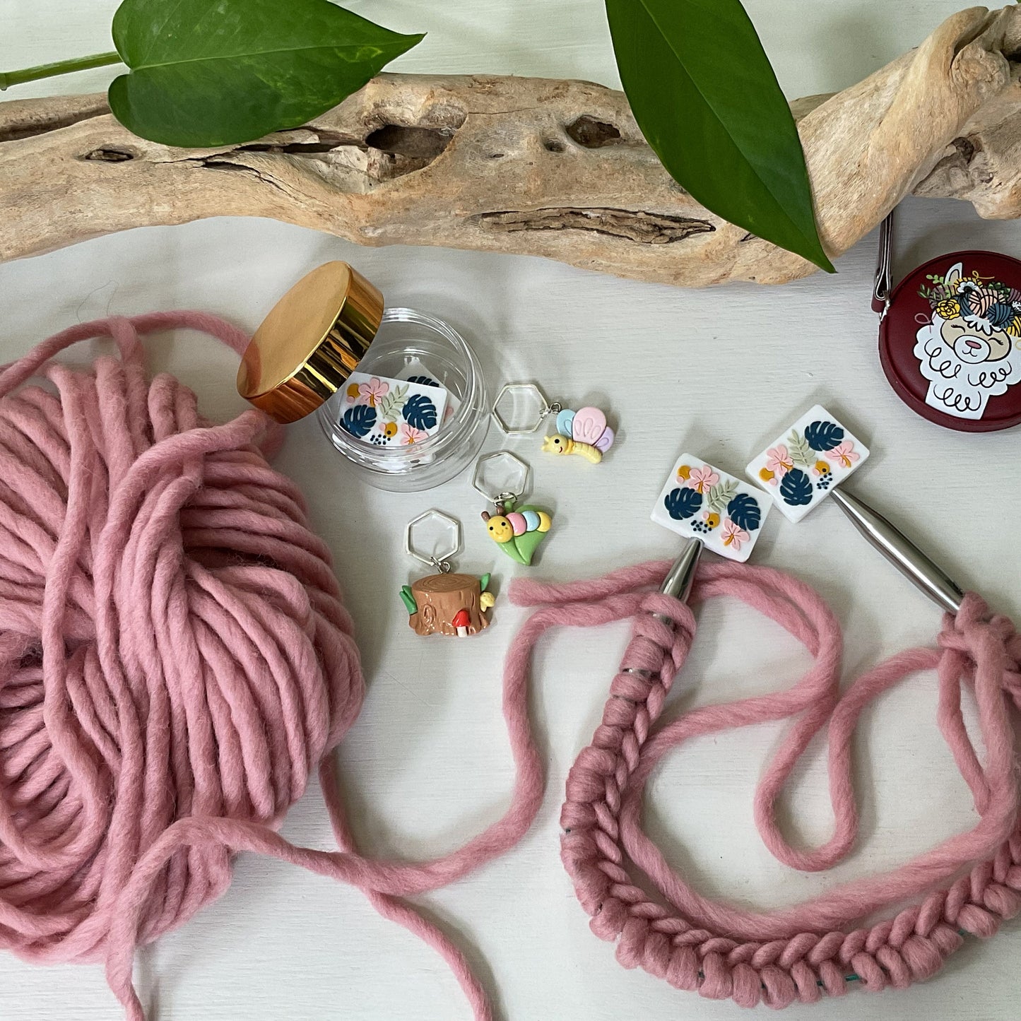 Yarn loving Llama Mama retractable designer TAPE MEASURE US 60 / 1.5 metre great for knitting, crocheting, needle work, sewing, crafting