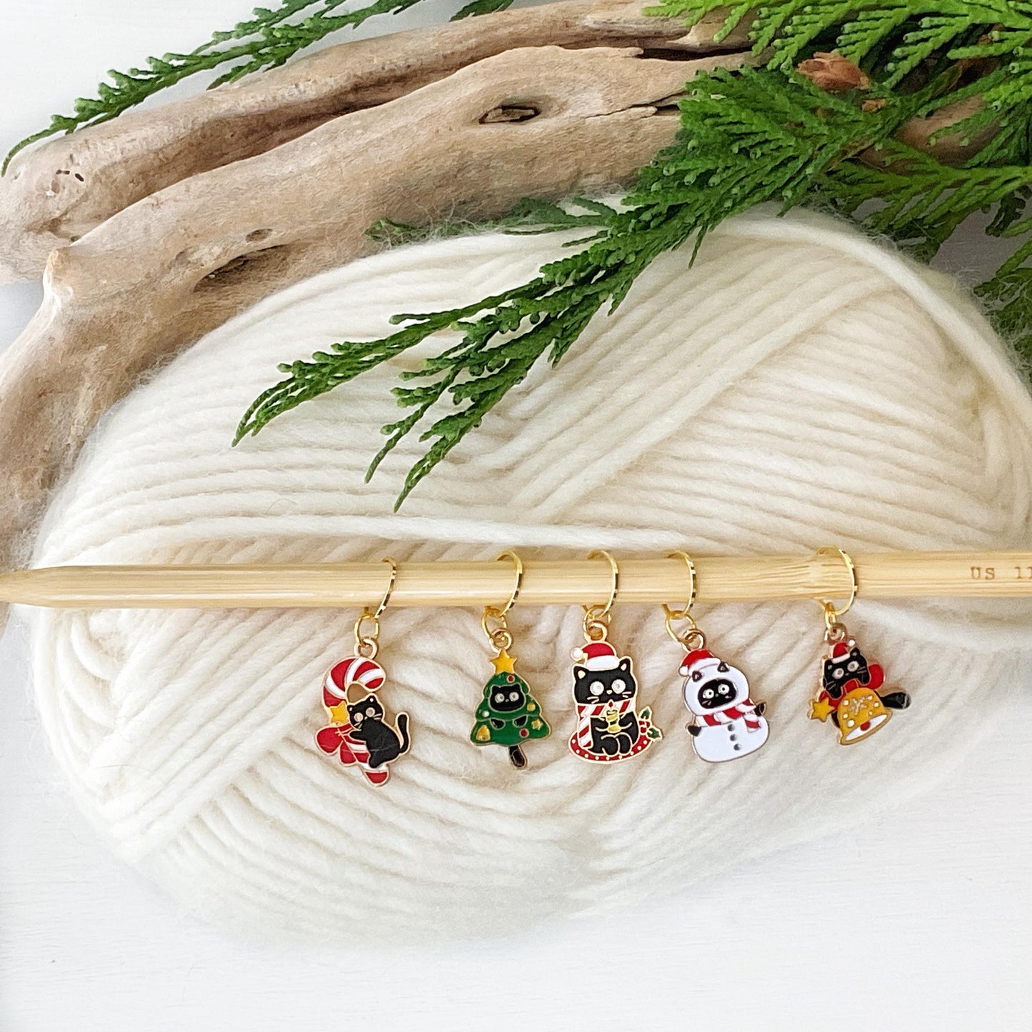 CHRISTMAS BLACK CATS Set of 5 knit + crochet stitch markers + storage jar/ lid