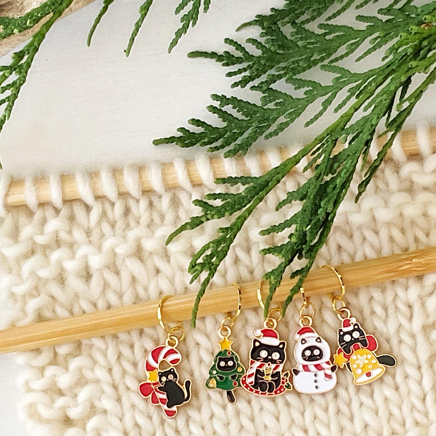 CHRISTMAS BLACK CATS Set of 5 knit + crochet stitch markers + storage jar/ lid
