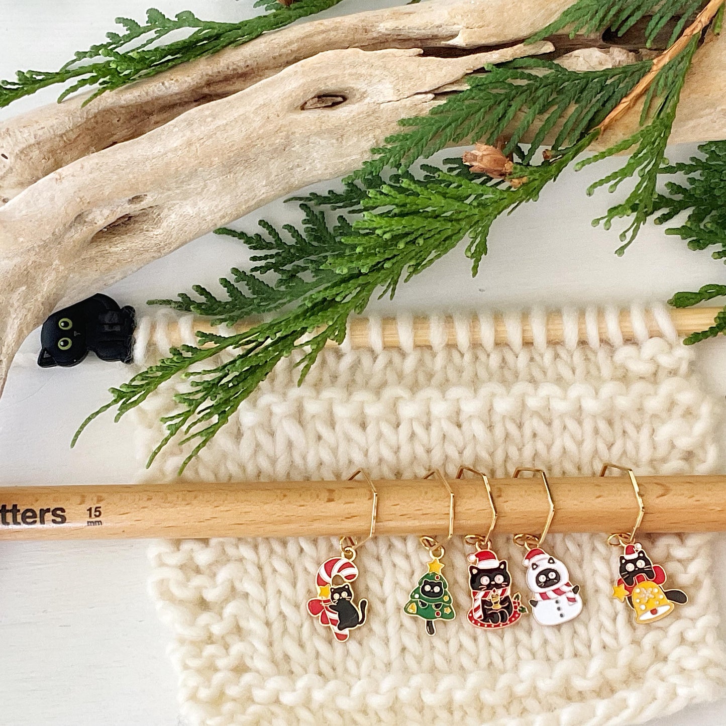 CHRISTMAS BLACK CATS Set of 5 knit + crochet stitch markers + storage jar/ lid