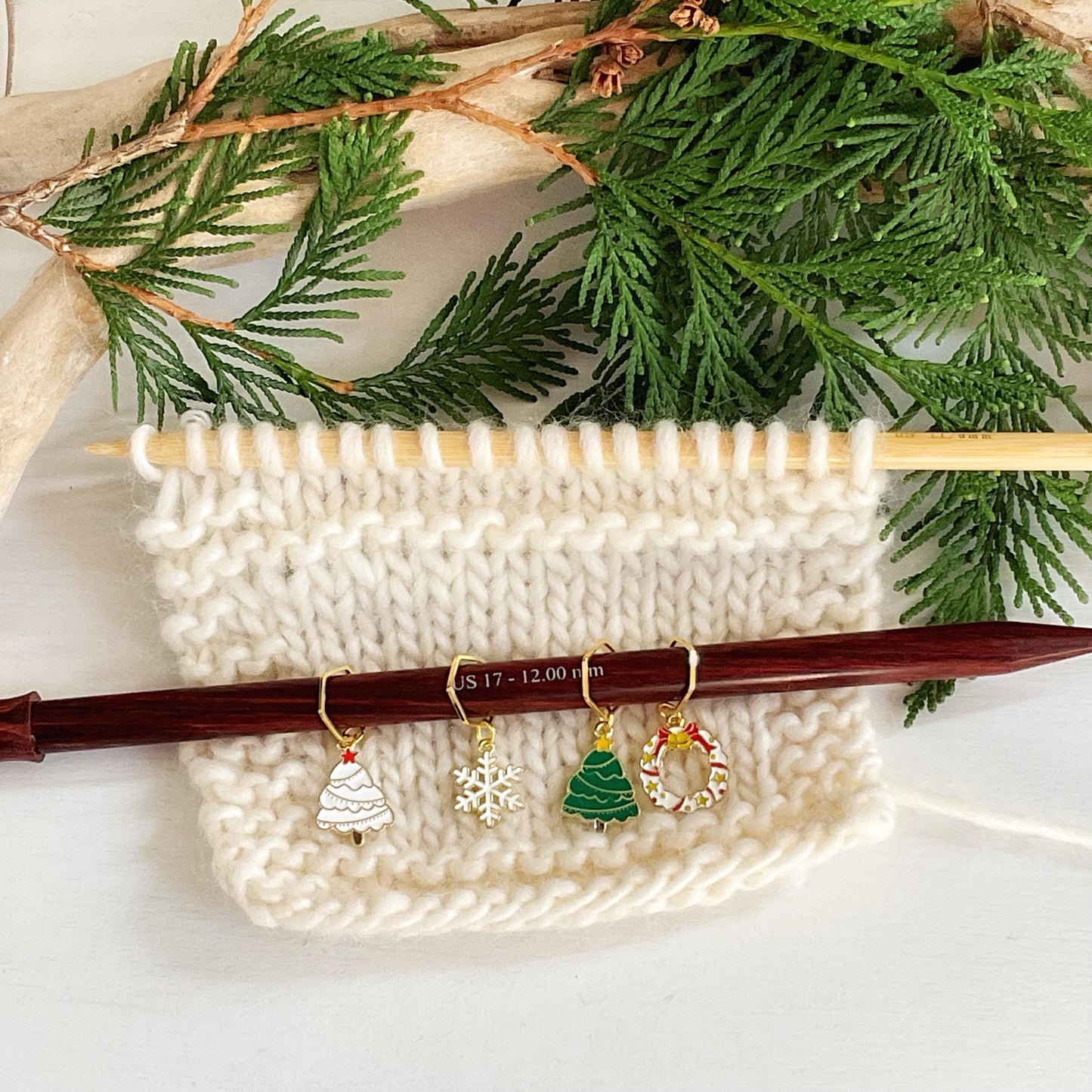 CHRISTMAS TRADITIONS Set of 4 knit + crochet white and green stitch markers + storage jar/ lid choose your findings tree, wreath + snowflake