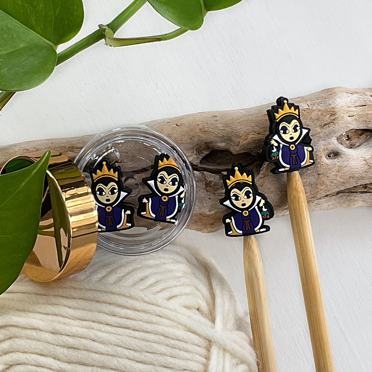 Wicked Queen & Poison Apple, Snow White Set of 2 stitch stopppers, fairy tale character, Evil Queen, knitting needle point protectors