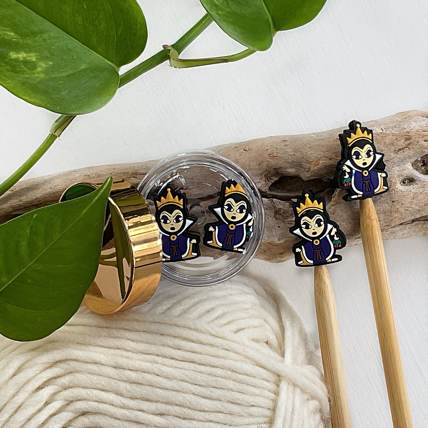 Wicked Queen & Poison Apple, Snow White Set of 2 stitch stopppers, fairy tale character, Evil Queen, knitting needle point protectors