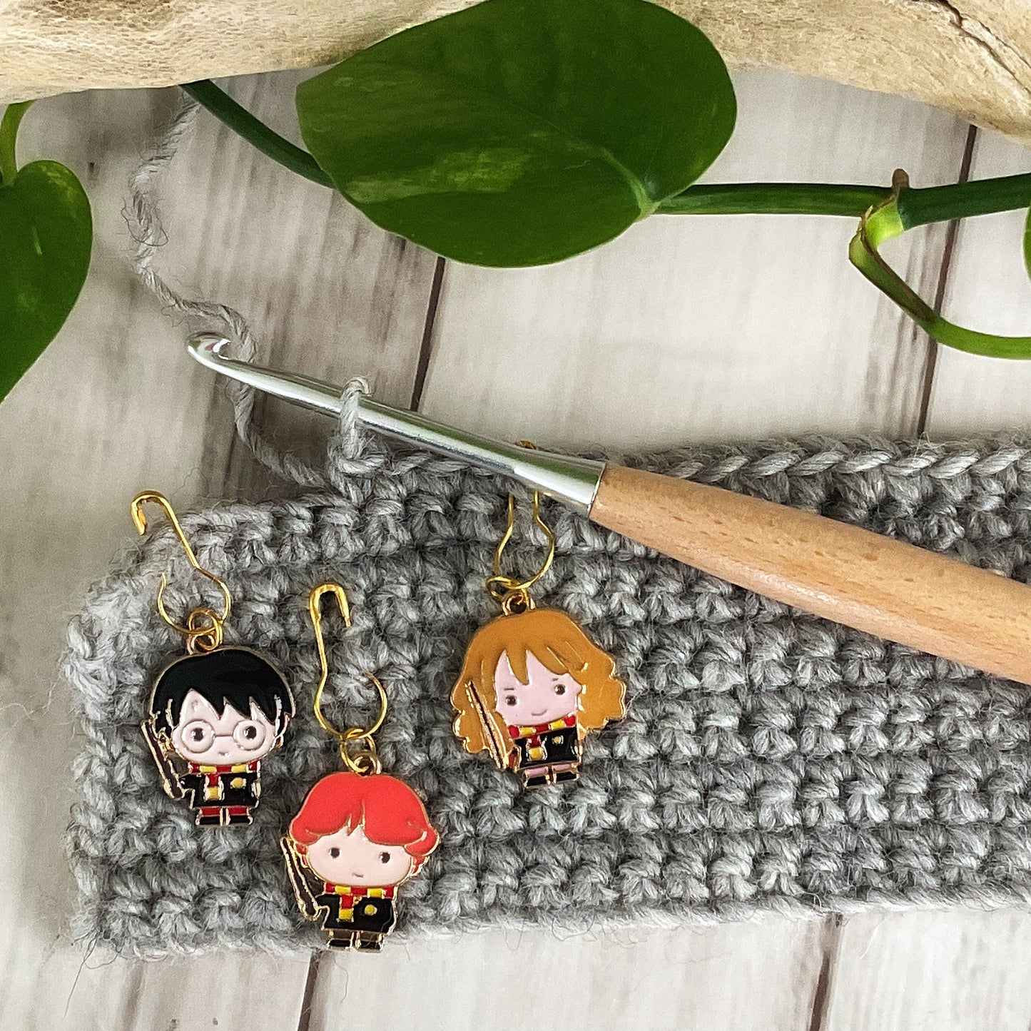 WIZARD SCHOOL STUDENTS Set of 3 knit + crochet stitch markers + storage jar/ lid + 1 free additional surprise stitch marker